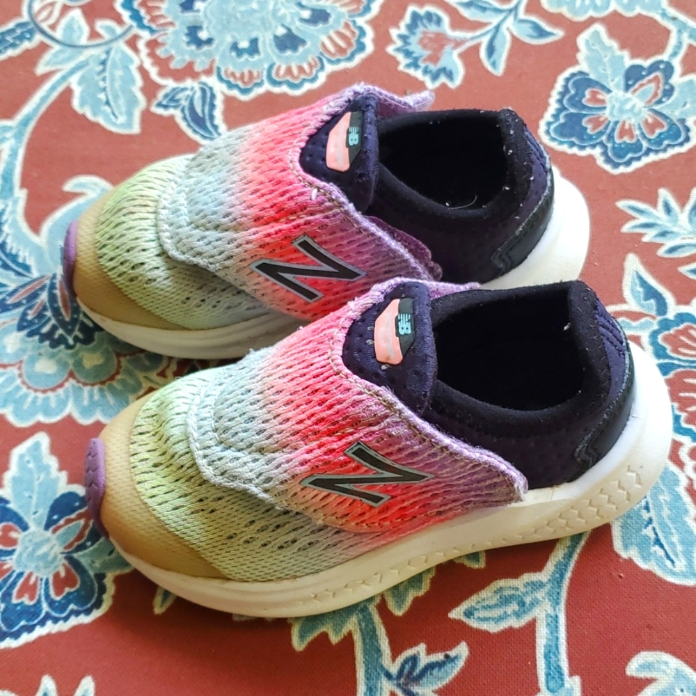 New Balance girls/toddler size 6 shoes